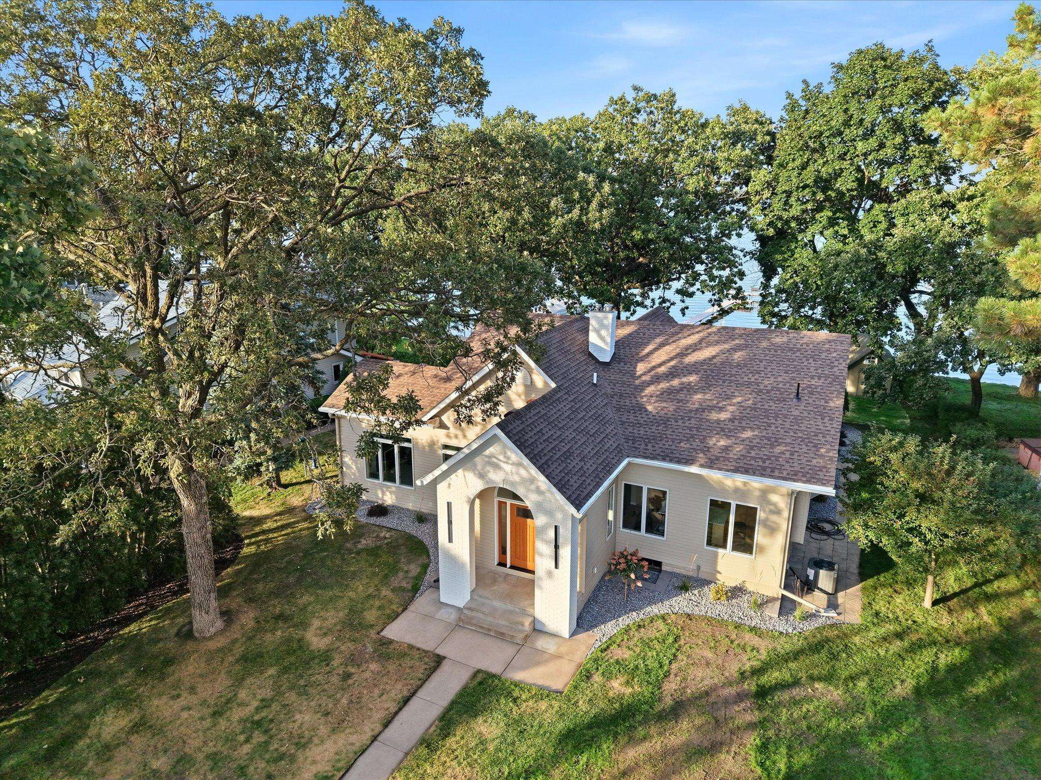 7 S Shore DR, Forest Lake, MN 55025
