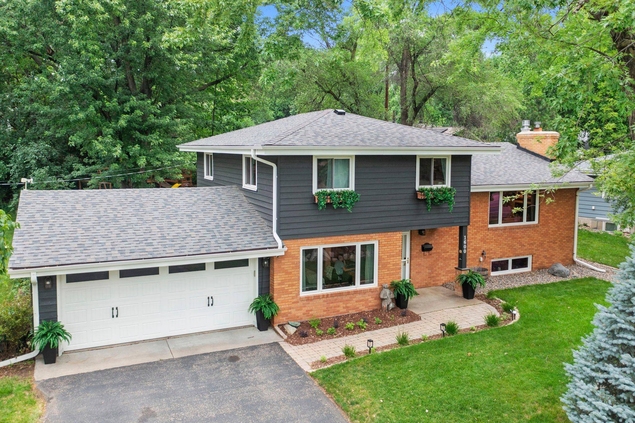 1600 Texas AVE S, Saint Louis Park, MN 55426