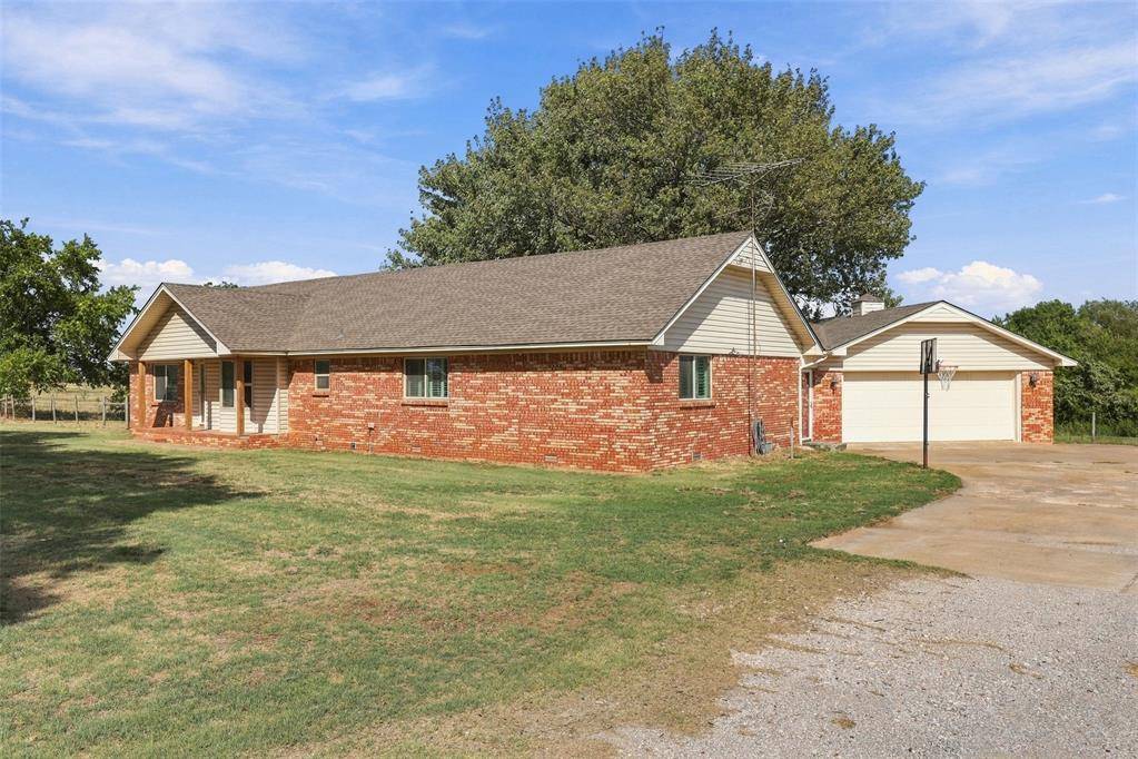 14031 N County Road 3010, Lindsay, OK 73052