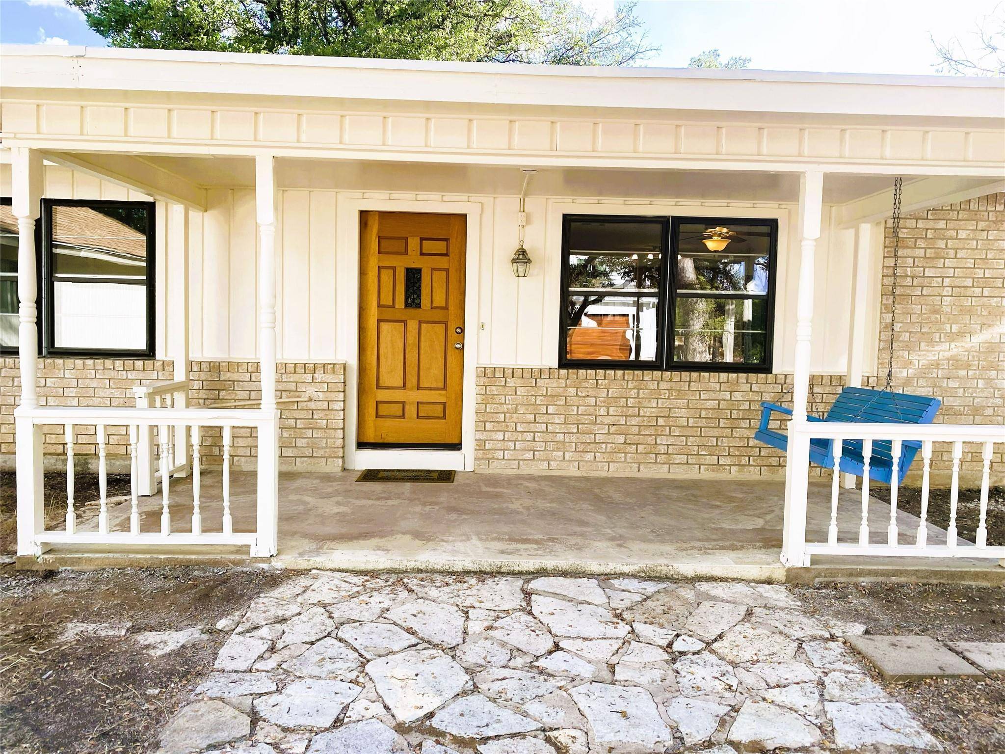 810 Woodland Hills DR, Granite Shoals, TX 78654