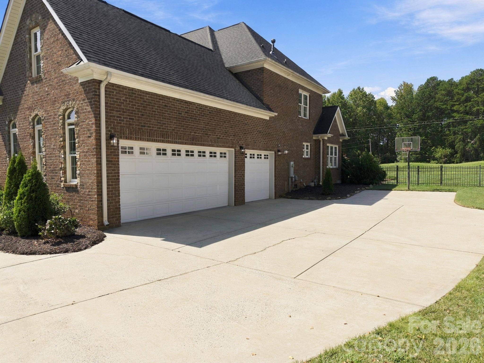6671 Fox Ridge CIR, Davidson, NC 28036