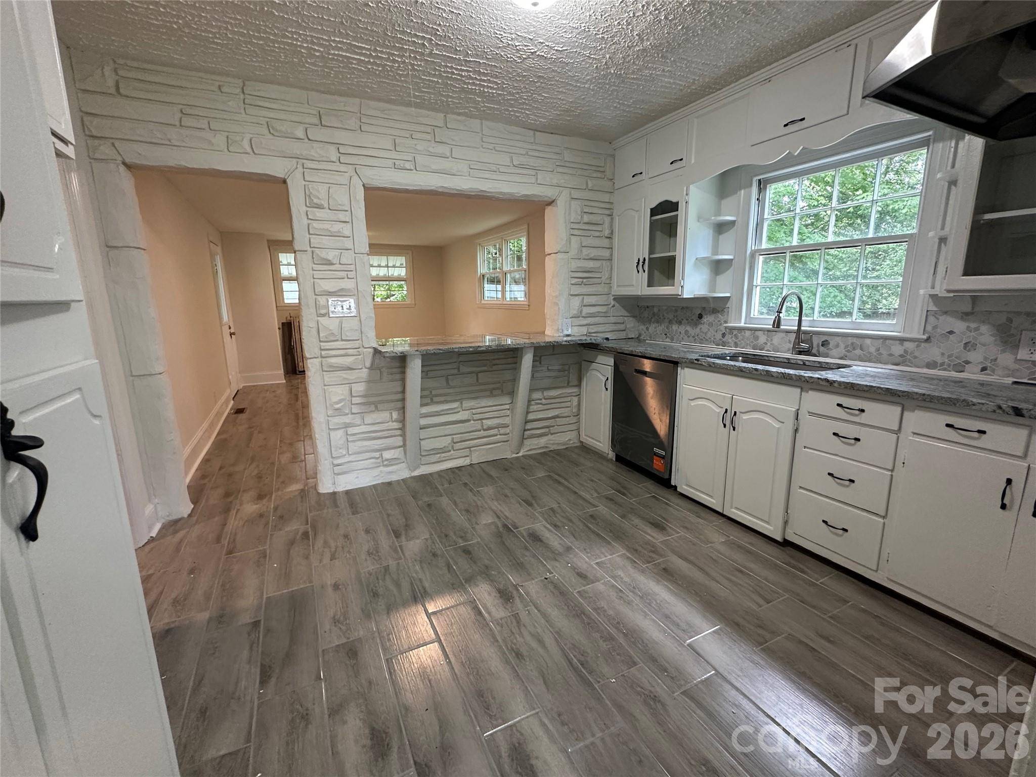 1900 Peachtree ST, Winston Salem, NC 27107