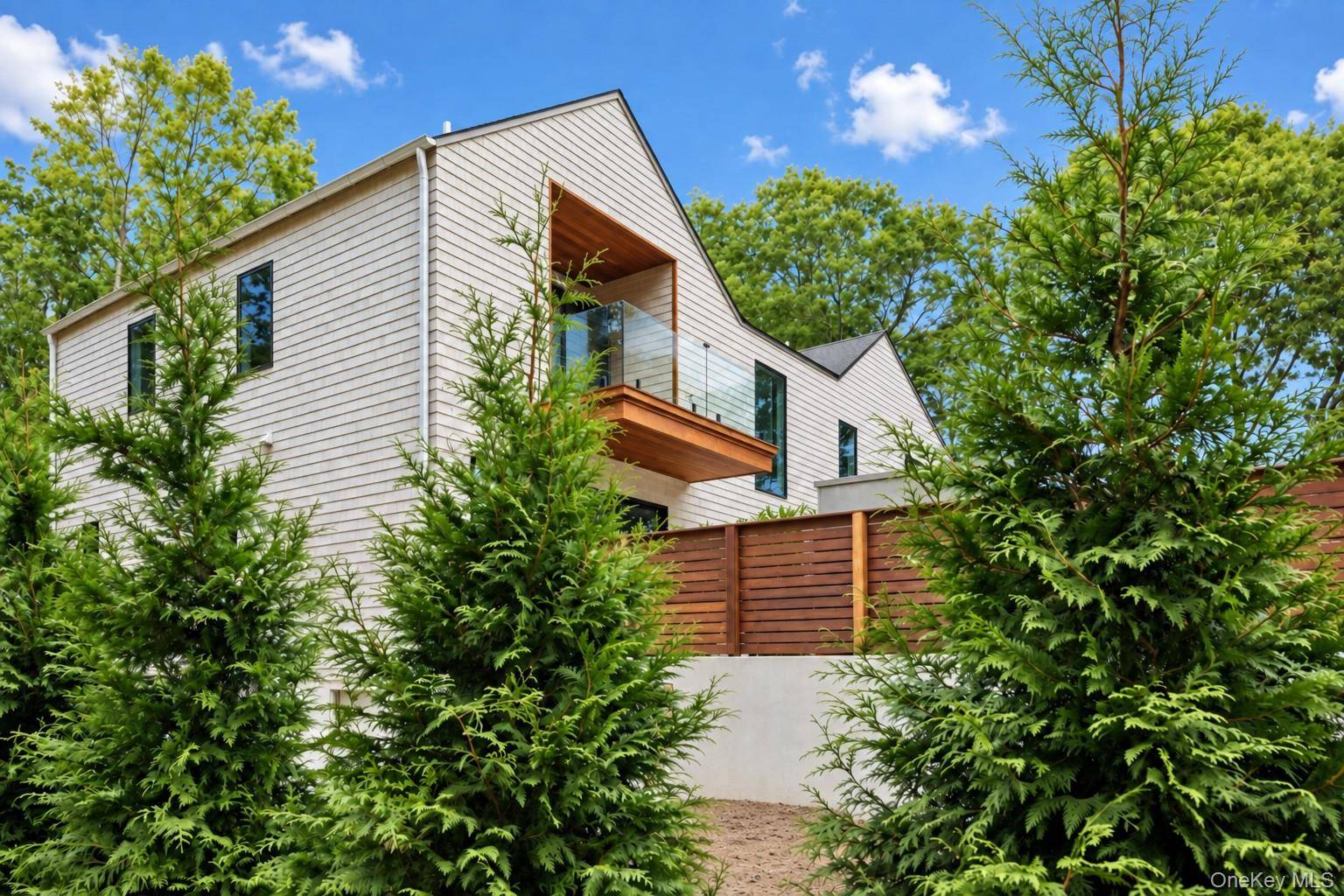 1768 Majors PATH, Southampton, NY 11968