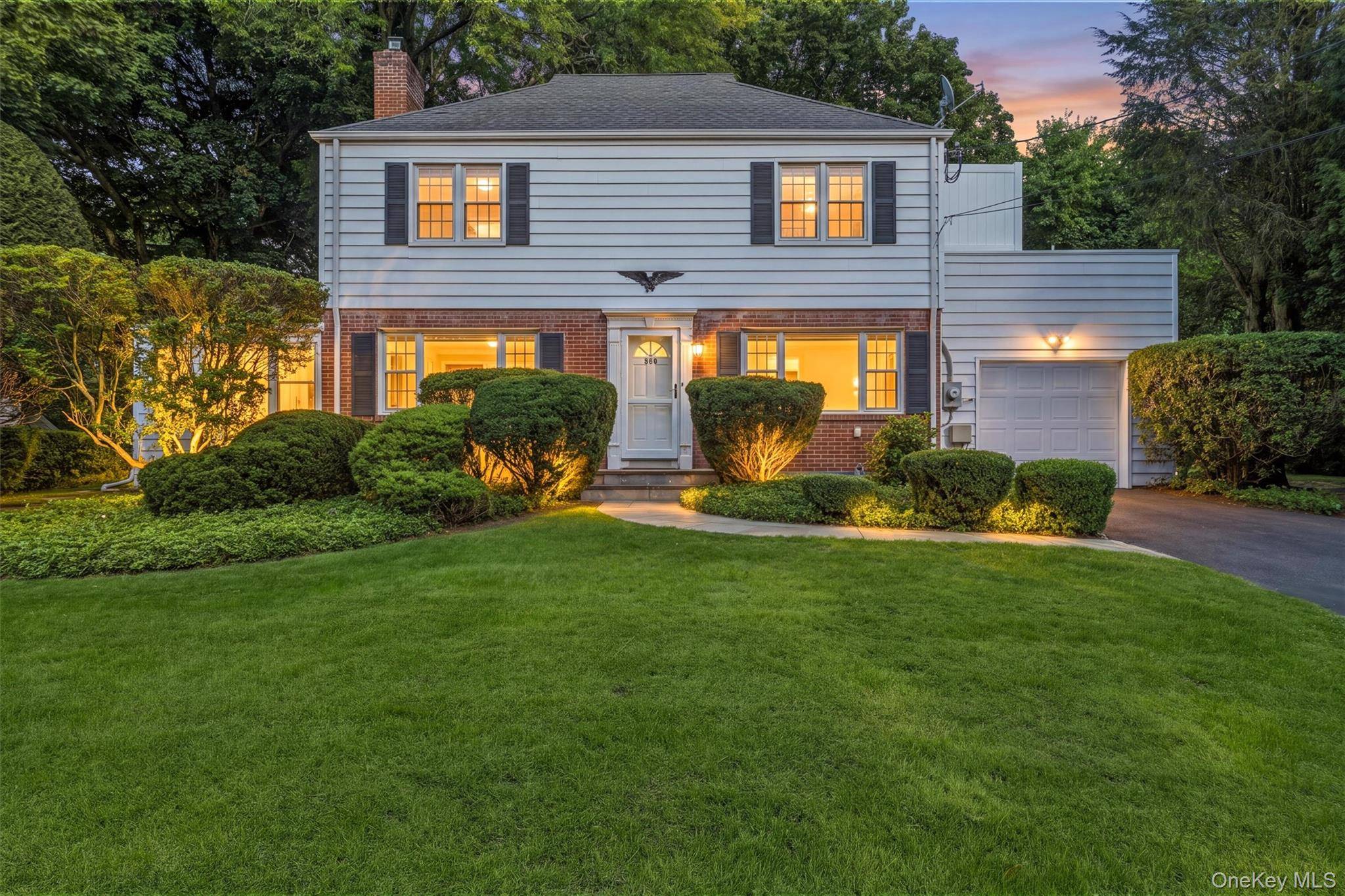 999 Knollwood RD, White Plains, NY 10603