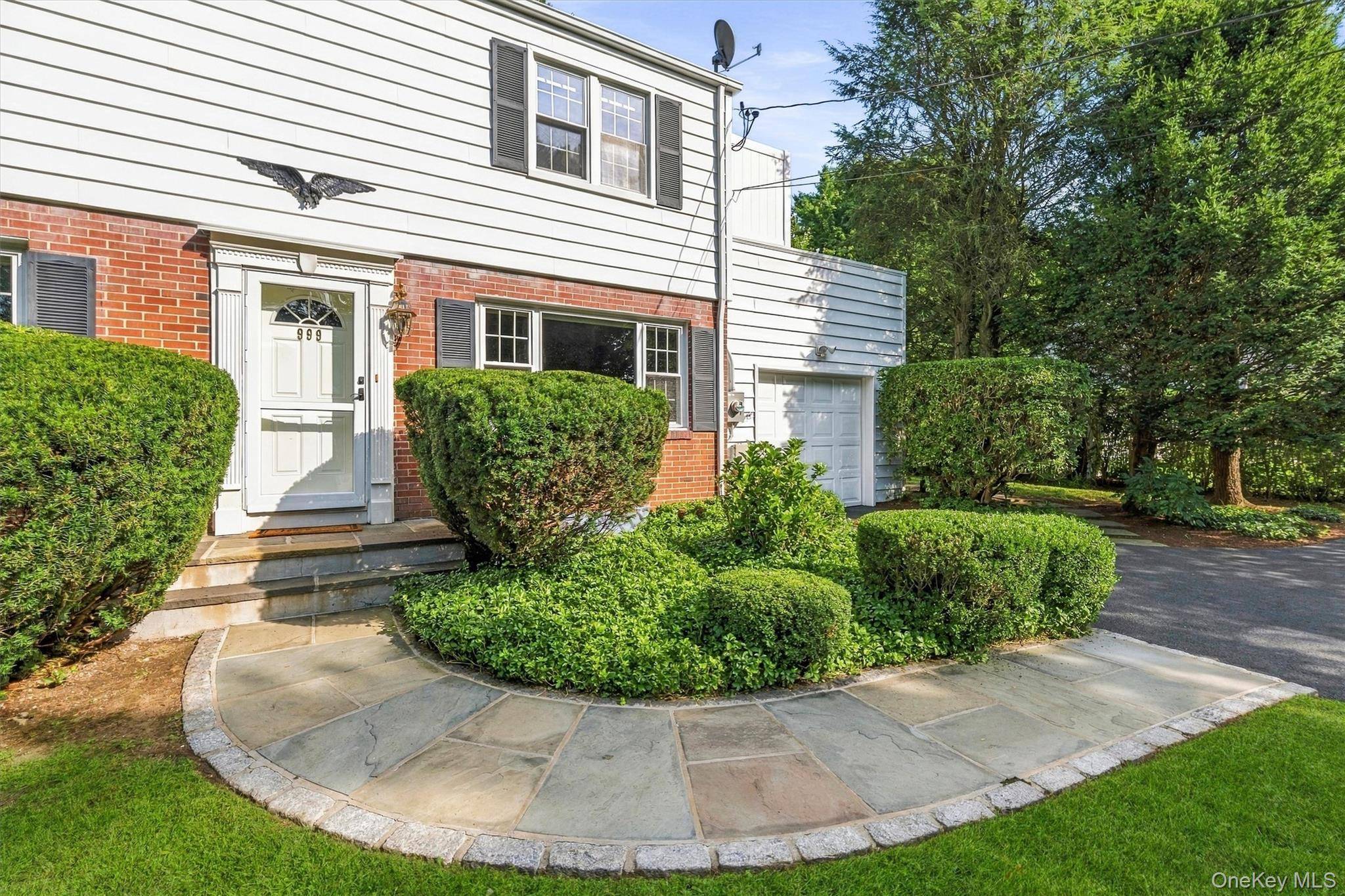 999 Knollwood RD, White Plains, NY 10603