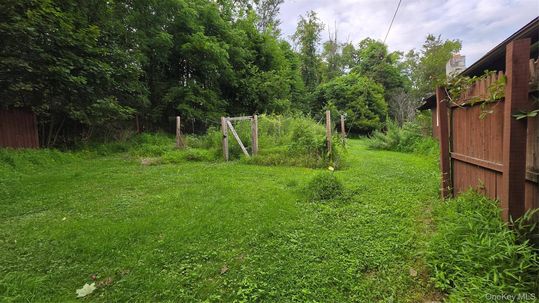 251 Finger RD, Saugerties, NY 12477