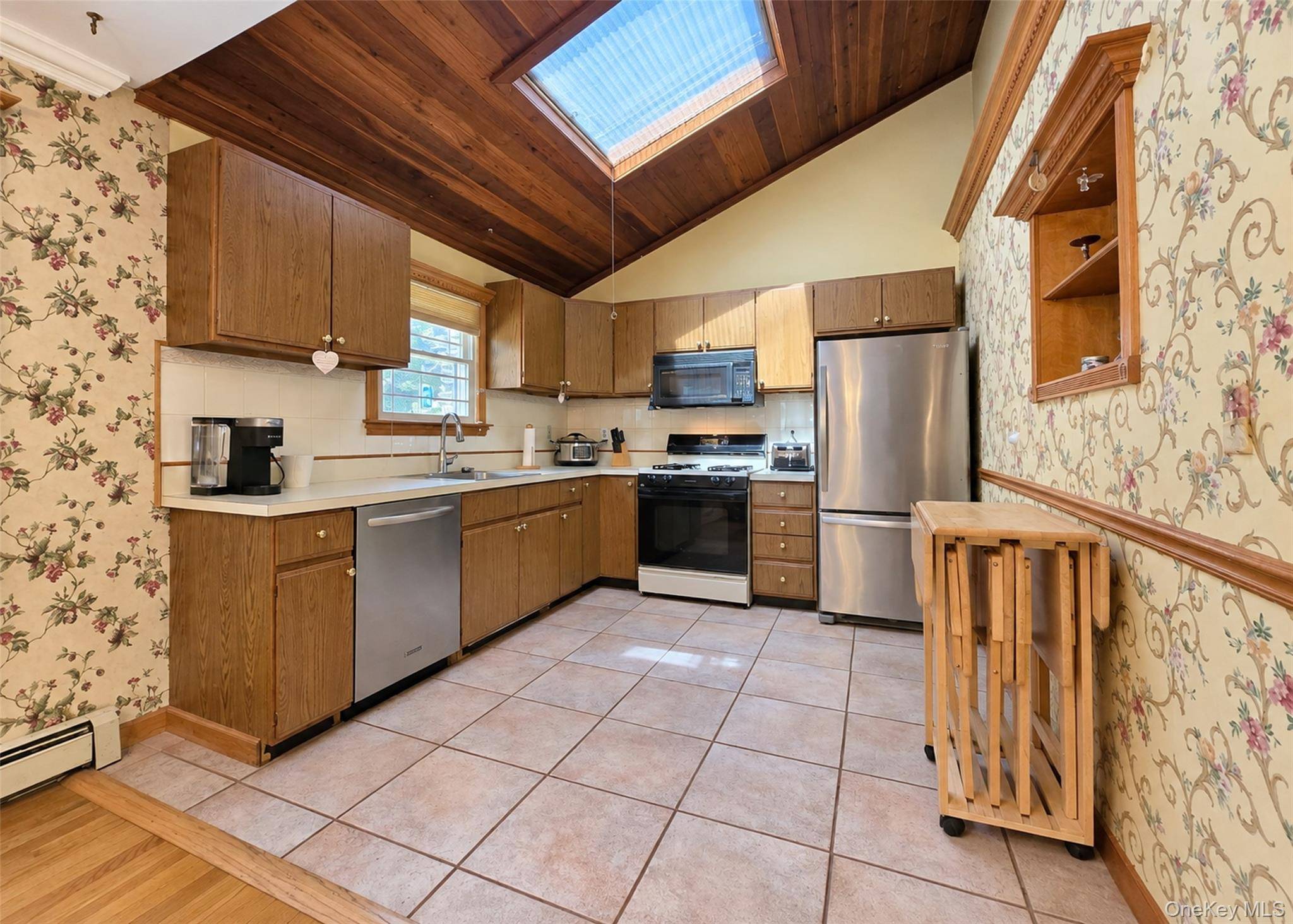 124 Ridge RD, Ridge, NY 11961