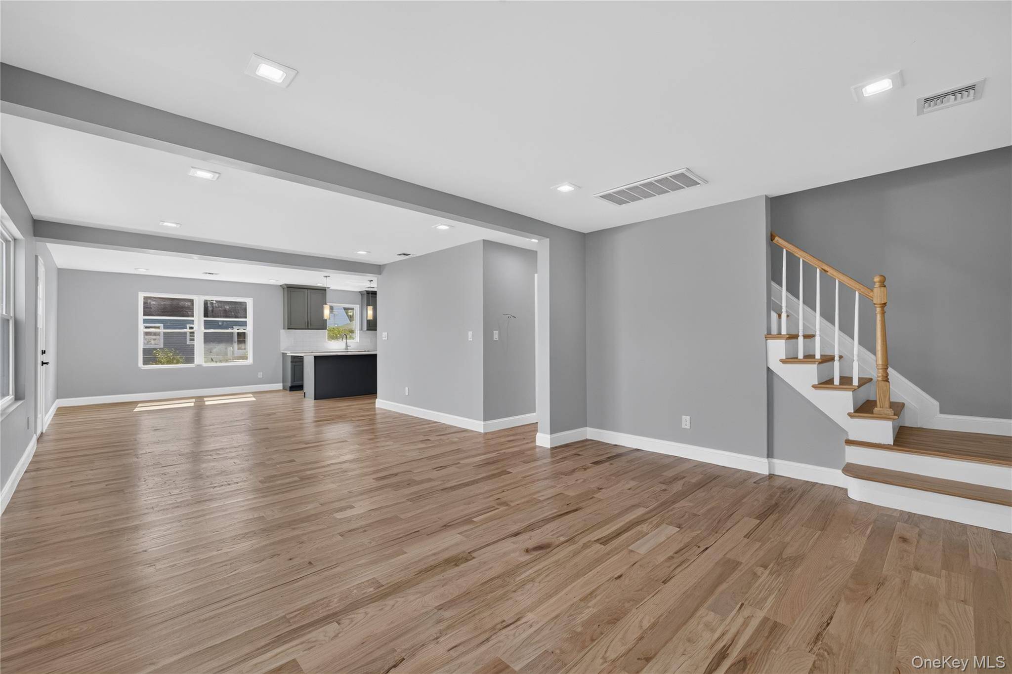34 Wilson RD, Valley Stream, NY 11581