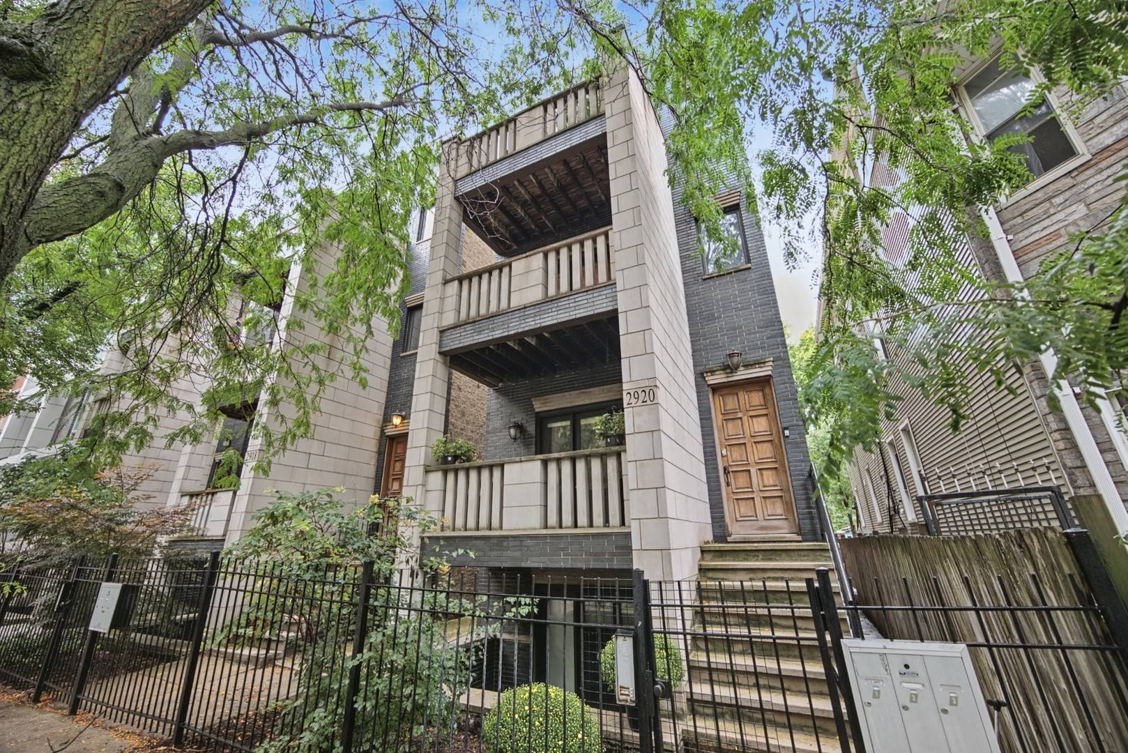 2920 N Damen AVE #2, Chicago, IL 60618