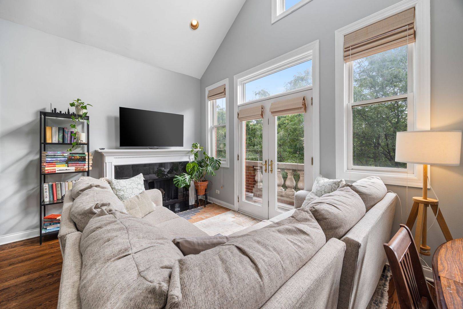 2930 N Damen AVE #3, Chicago, IL 60618
