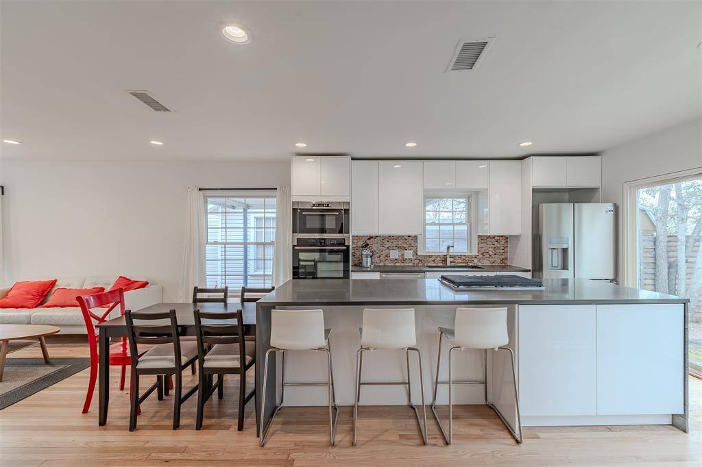 8927 Diceman DR, Dallas, TX 75218