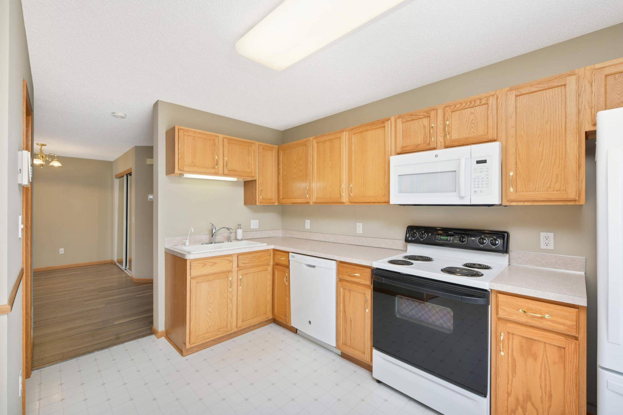 6407 158th ST W #109, Apple Valley, MN 55124