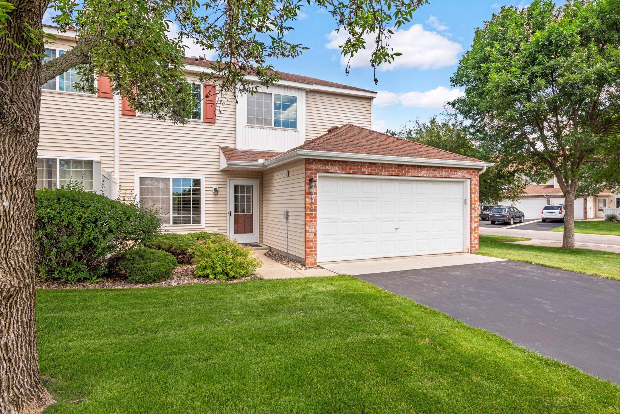 6407 158th ST W #109, Apple Valley, MN 55124