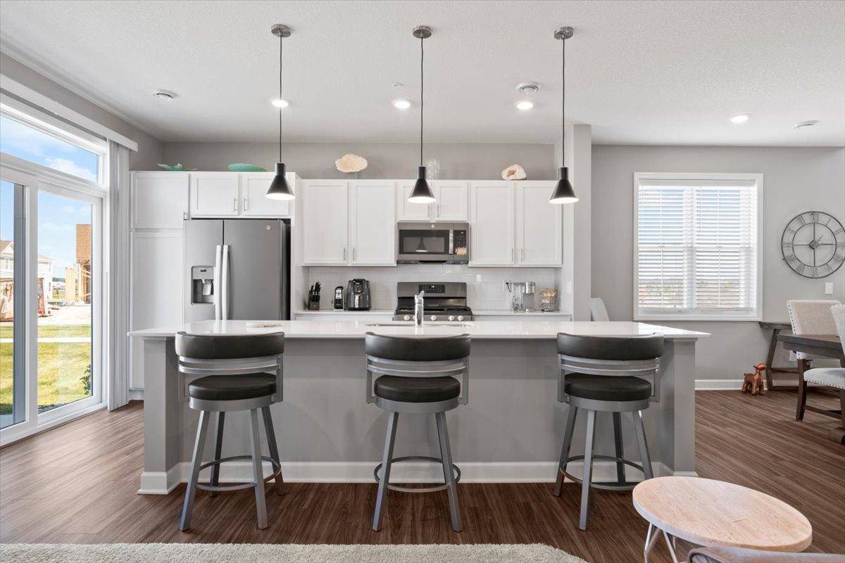1801 Arbor LN, Carver, MN 55315