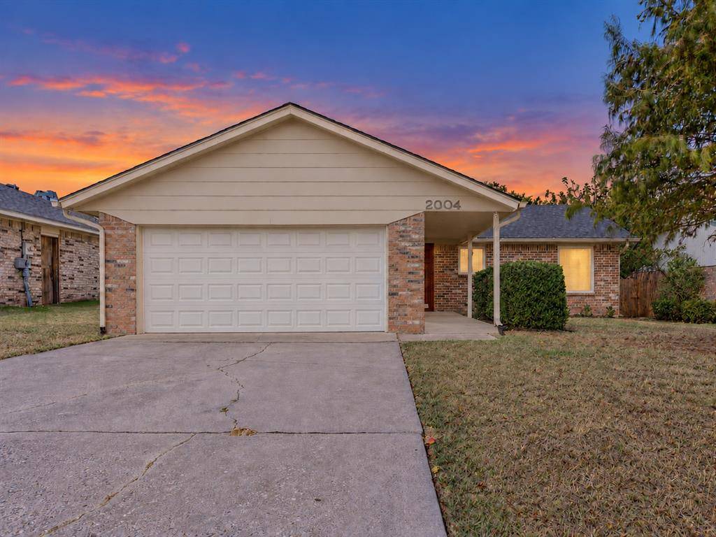 2004 Oak Forest DR, Norman, OK 73071