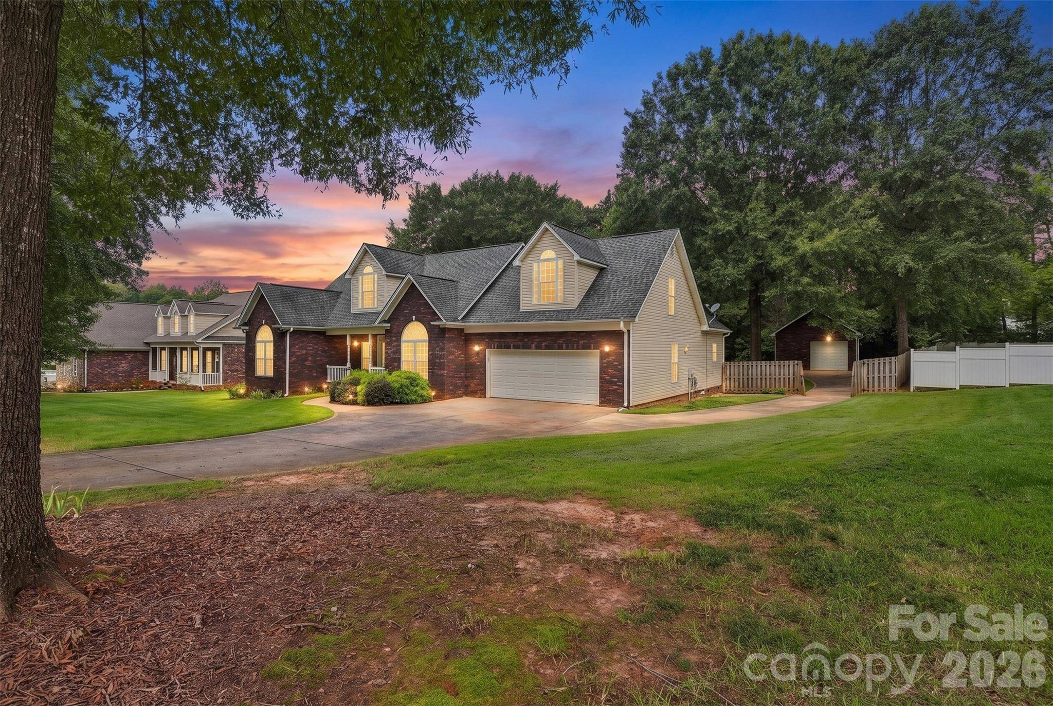 1524 Garrett Landen DR, Clover, SC 29710