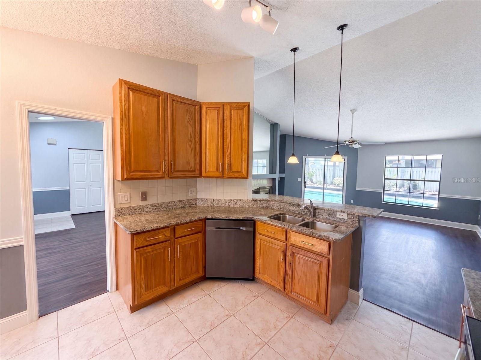 14725 EAGLES CROSSING DR, Orlando, FL 32837