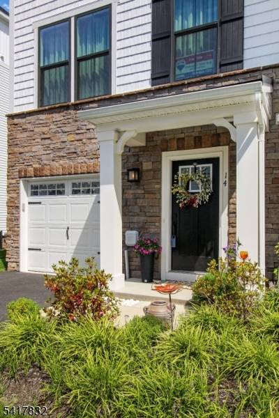 14 Saw Mill Circle, Hackettstown Town, NJ 07840