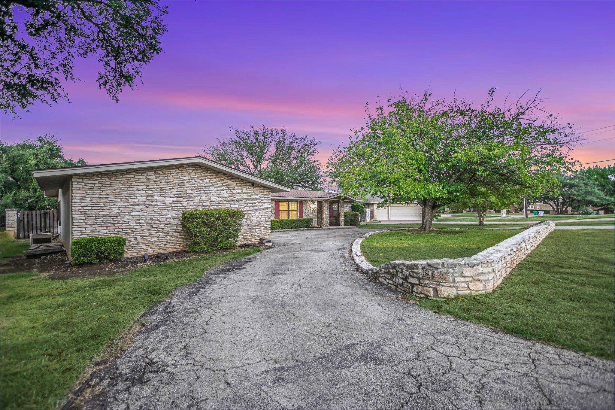 1004 Biscayne CV SW, Lakeway, TX 78734