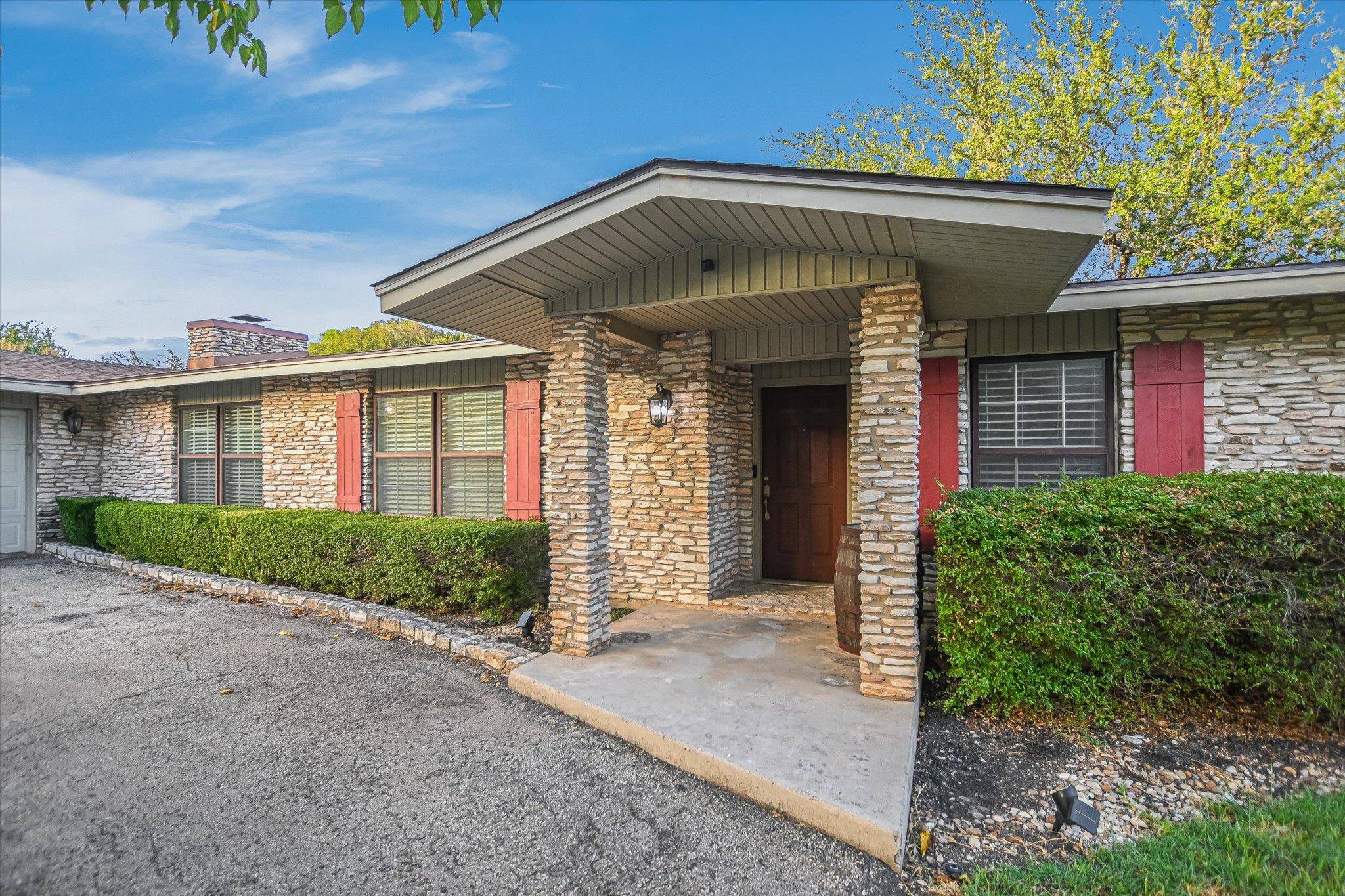 1004 Biscayne CV SW, Lakeway, TX 78734