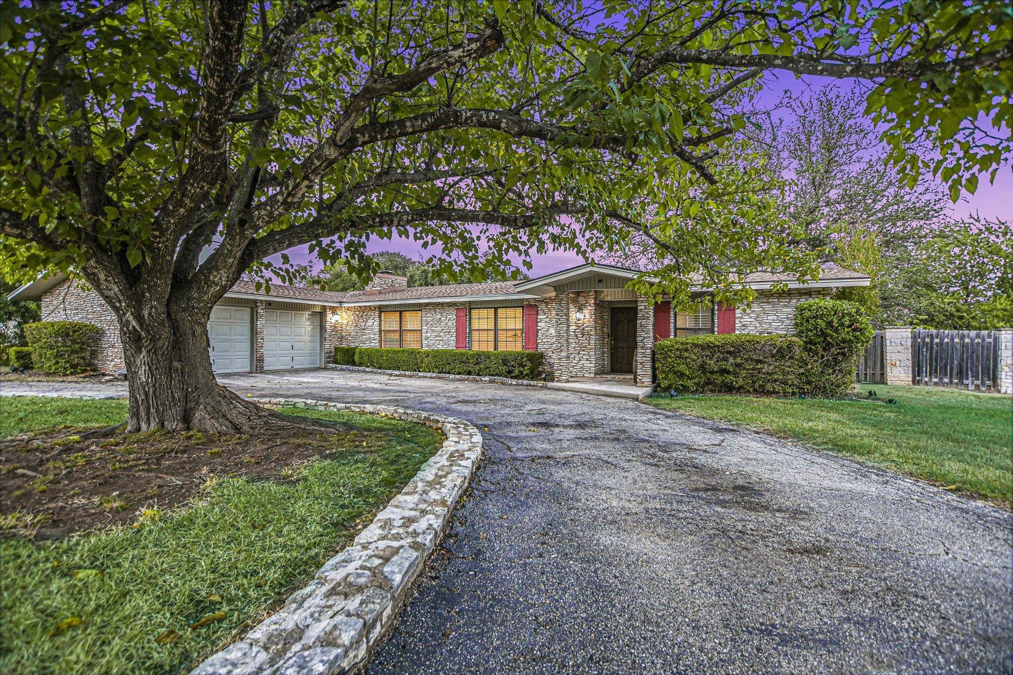 1004 Biscayne CV SW, Lakeway, TX 78734