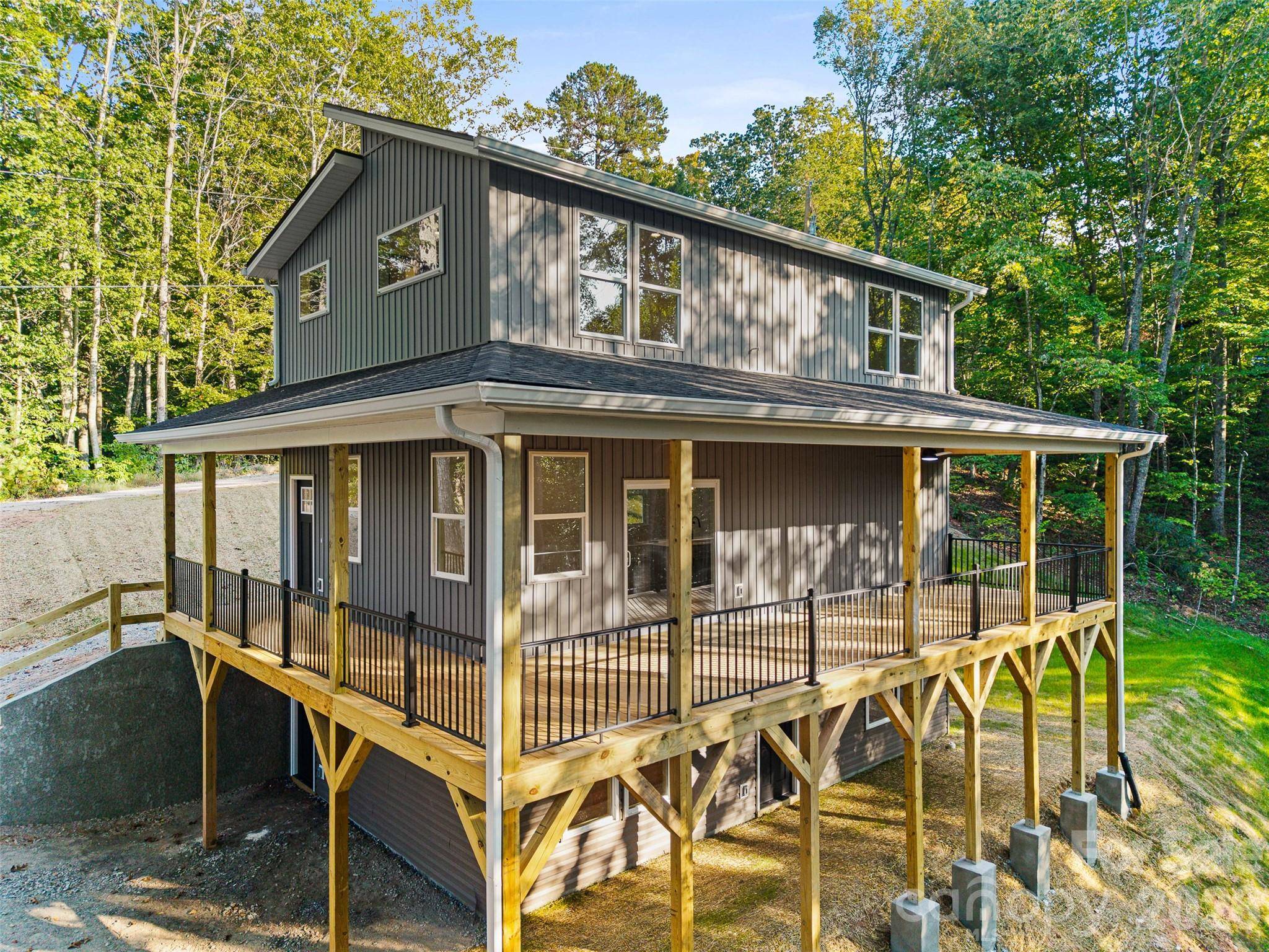 160 Blossom RDG, Leicester, NC 28748