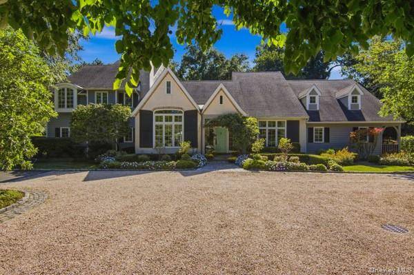 2 Meadow Sea LN, East Setauket, NY 11733