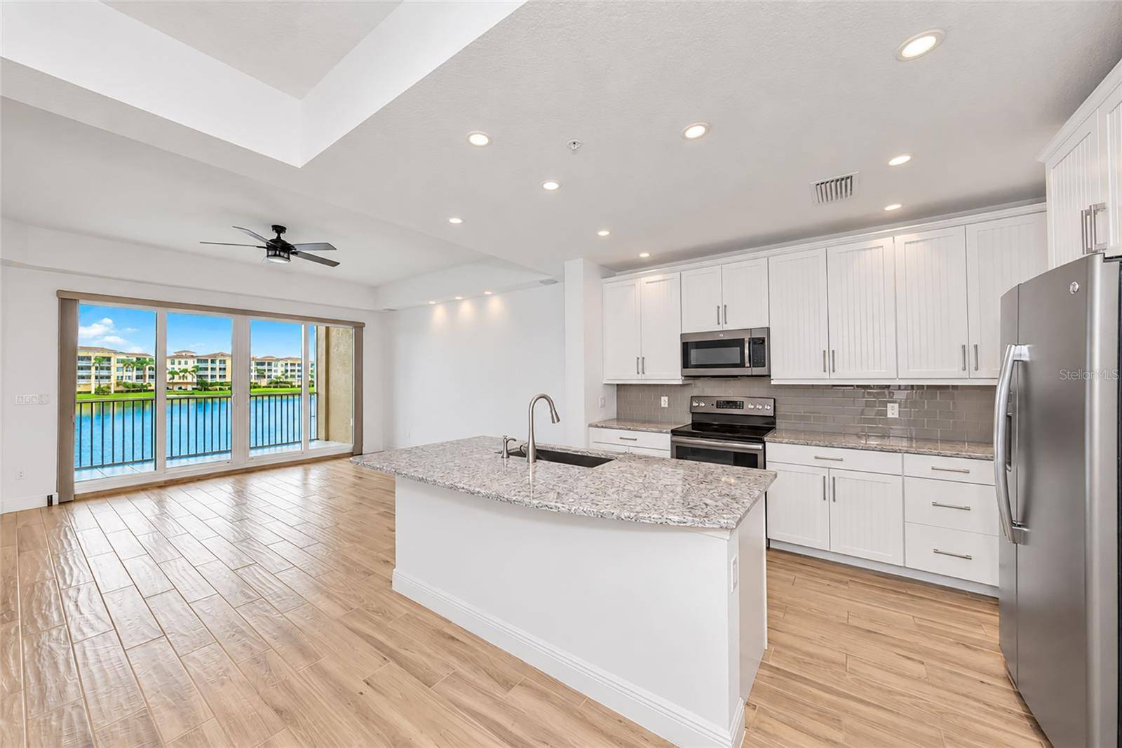 10530 BOARDWALK LOOP #202, Bradenton, FL 34202