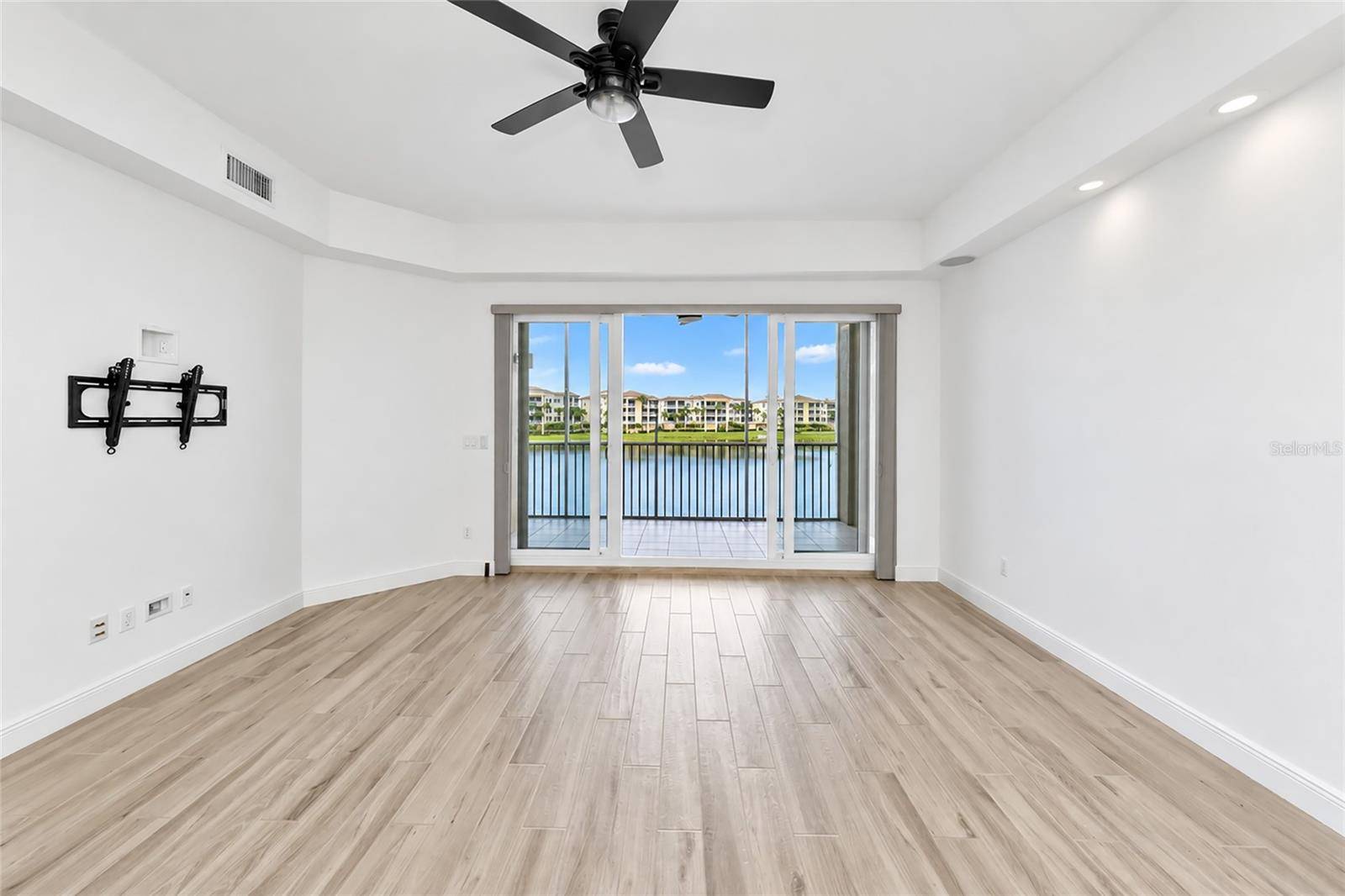 10530 BOARDWALK LOOP #202, Bradenton, FL 34202