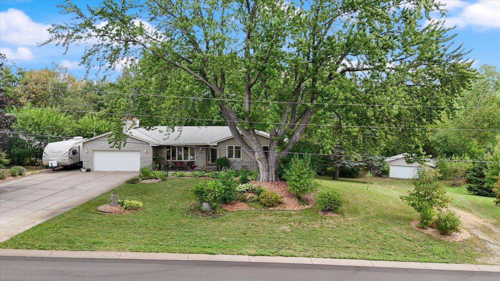 13720 Vinewood LN N, Dayton, MN 55327