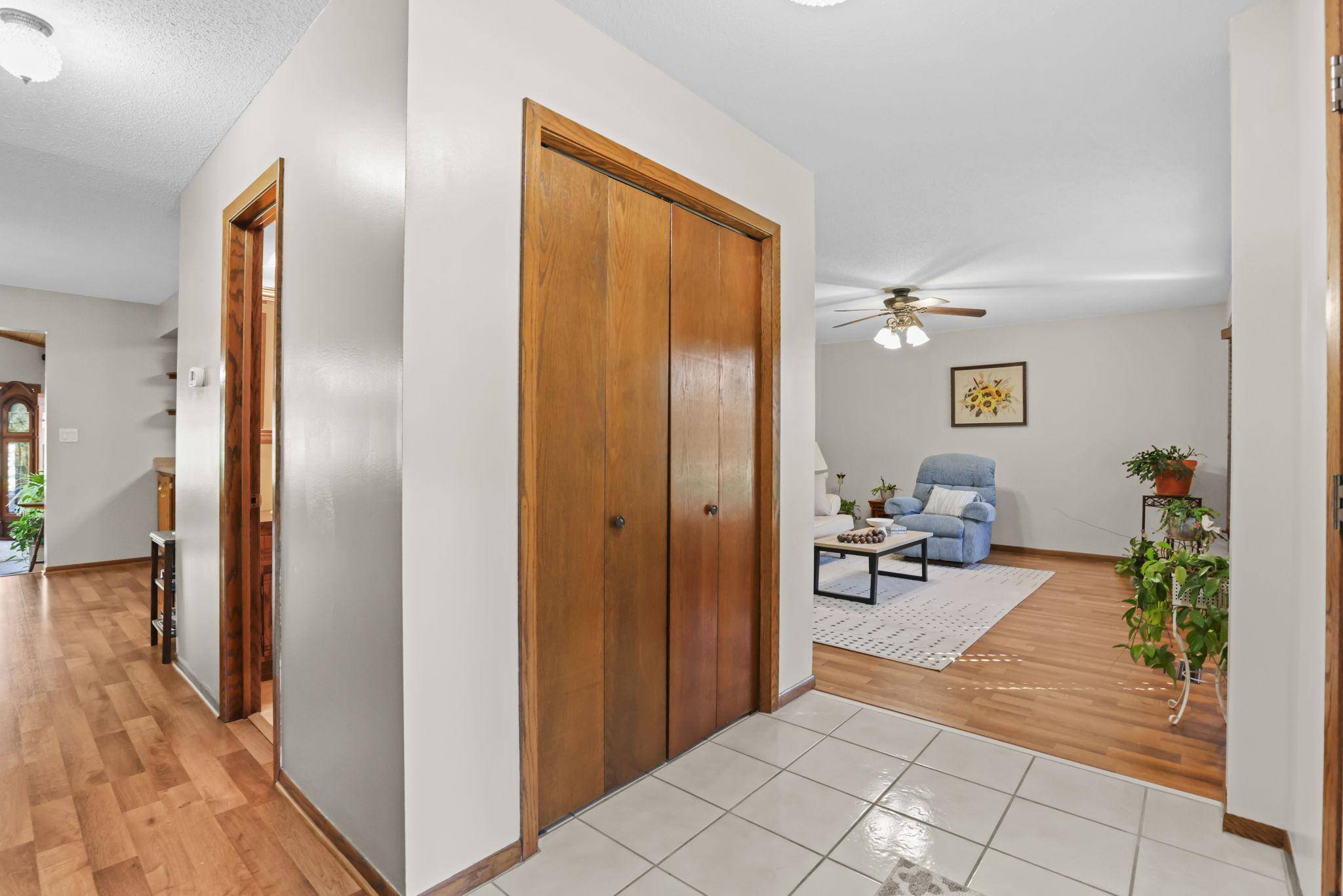 1113 106th AVE NE, Blaine, MN 55434