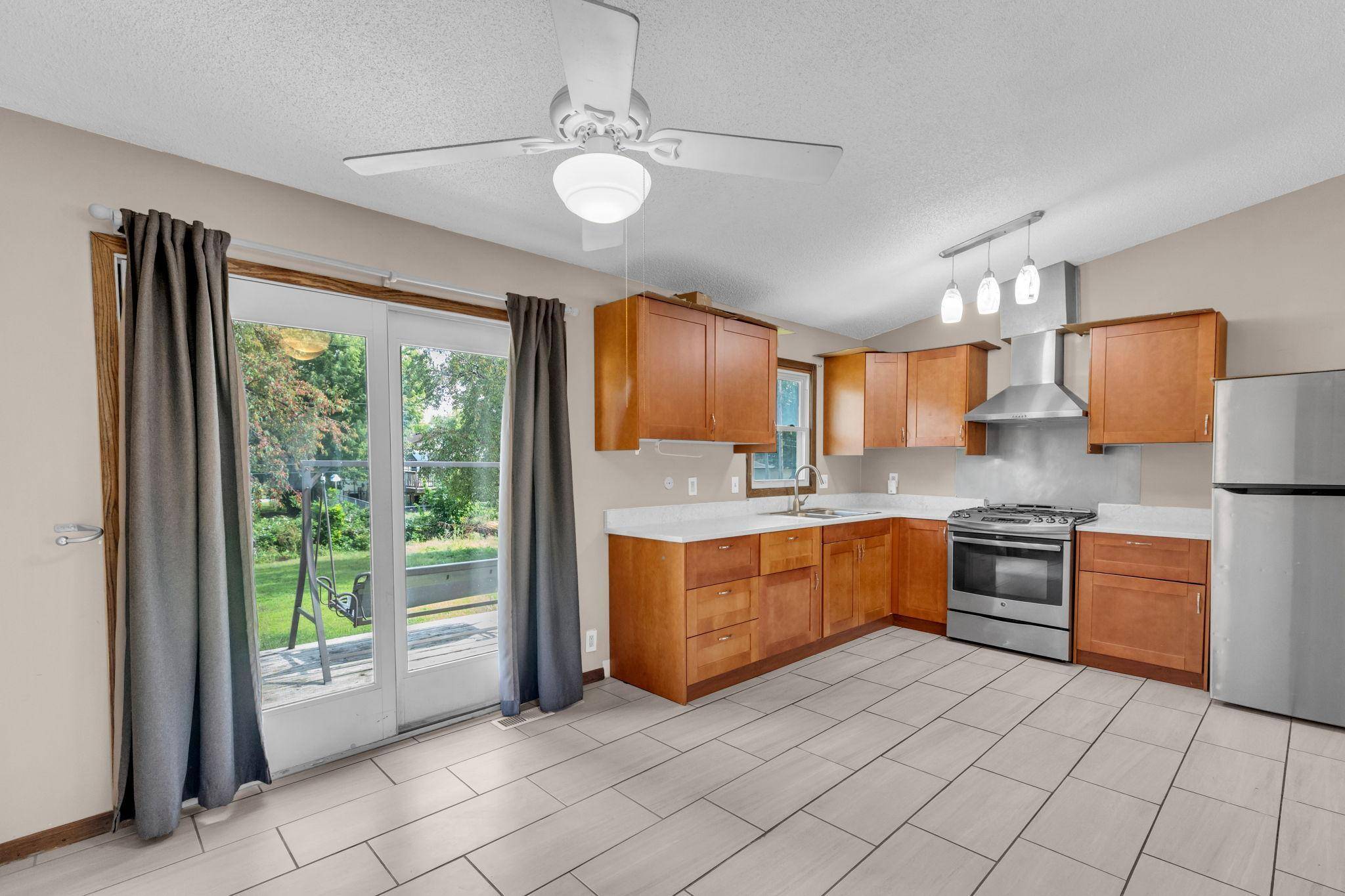 6432 Zealand AVE N, Brooklyn Park, MN 55428