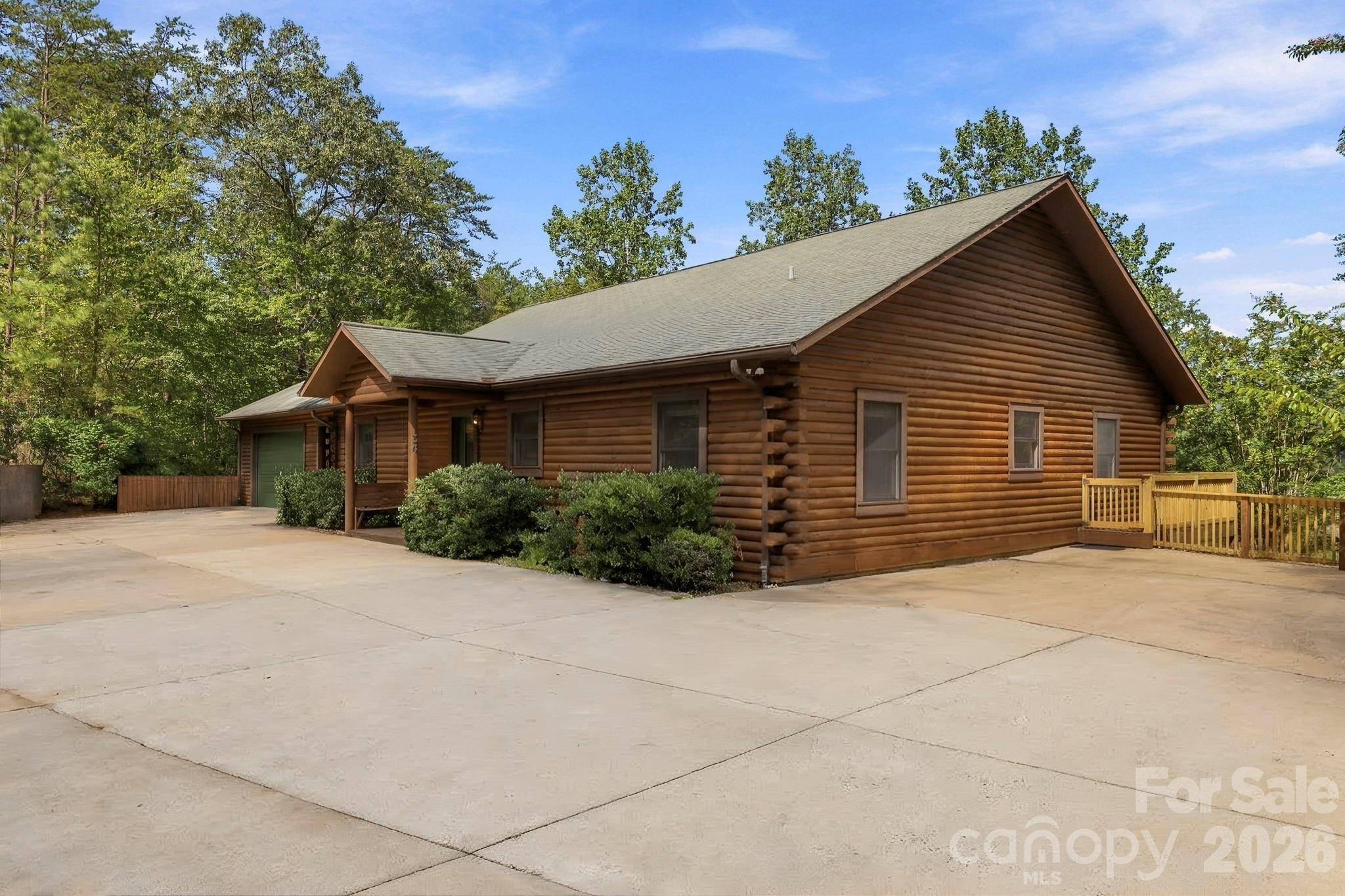 134 Raleigh DR, Lake Lure, NC 28746
