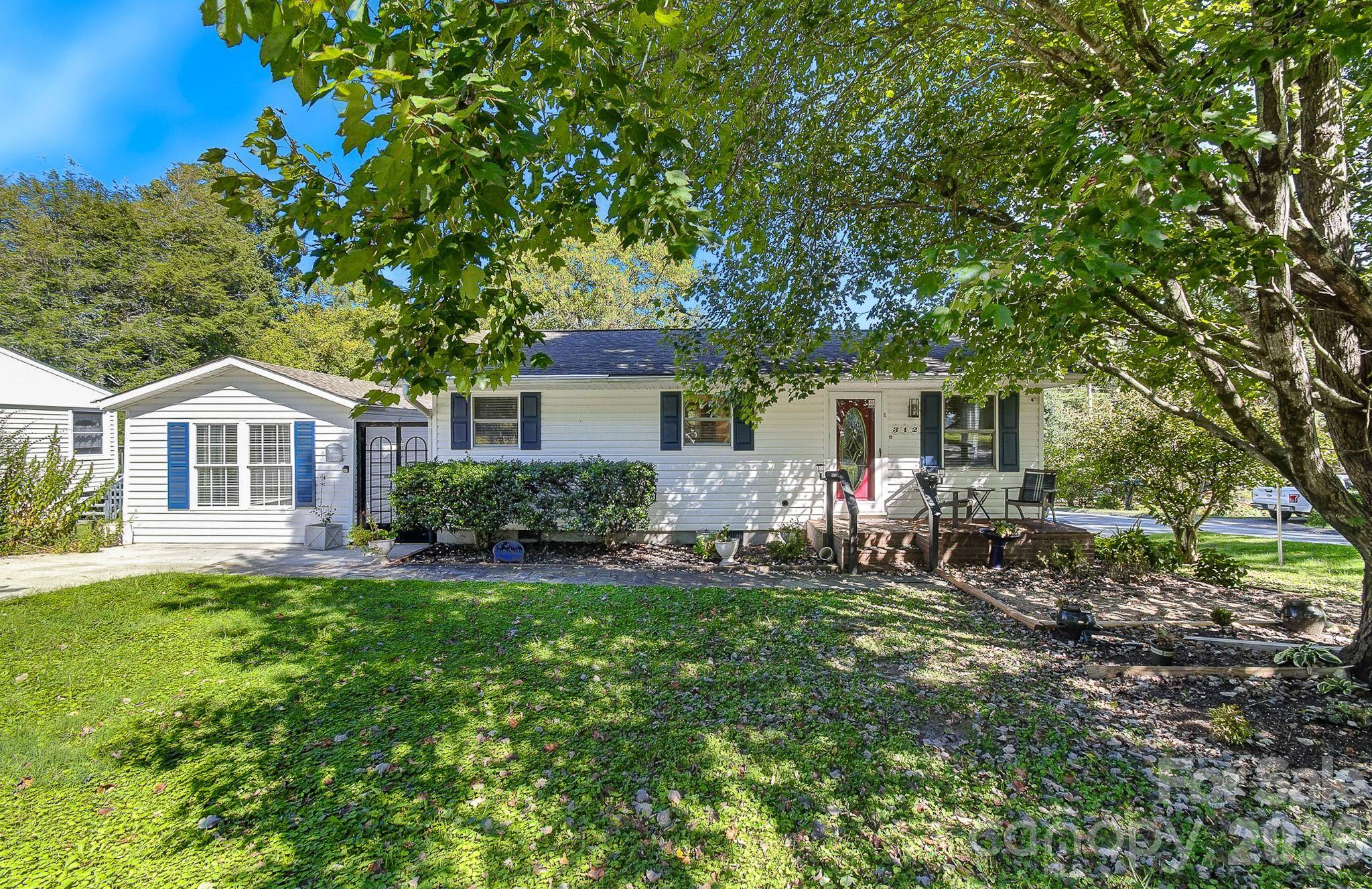 312 Jack ST, Hendersonville, NC 28792