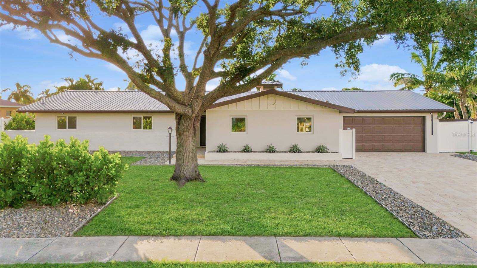 2303 CONSTITUTION BLVD, Sarasota, FL 34231