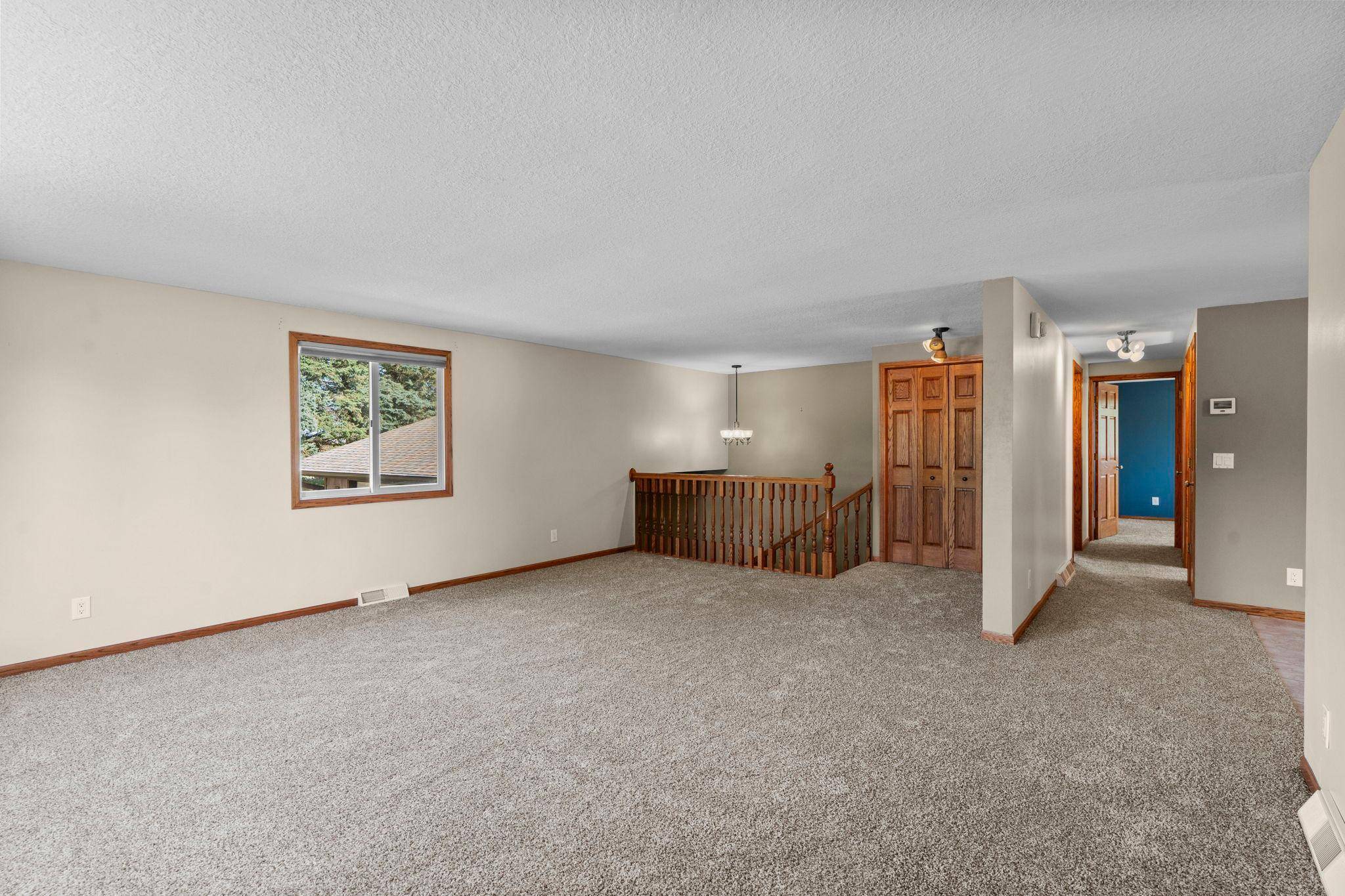 302 Jennifer LN, Jordan, MN 55352