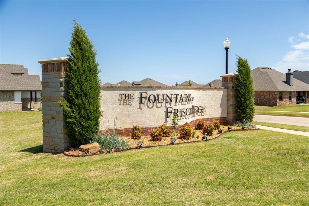 704 Side Track RD, Yukon, OK 73099