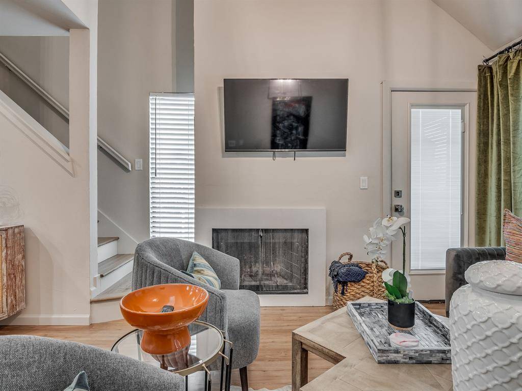 11540 N May AVE #205E, Oklahoma City, OK 73120