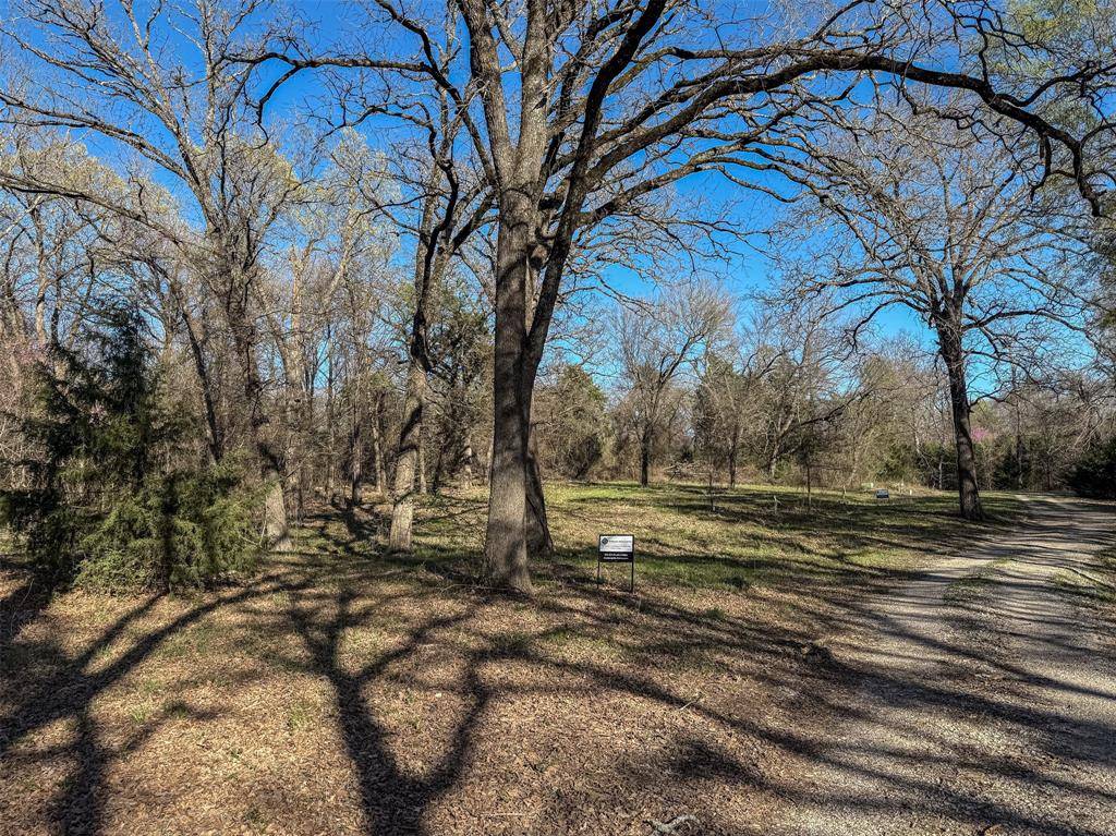2100 S Oaks Lane, Lone Oak, TX 75453