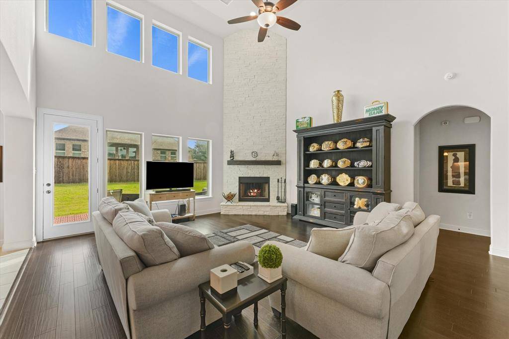 3020 Capital Hill Drive, Burleson, TX 76028