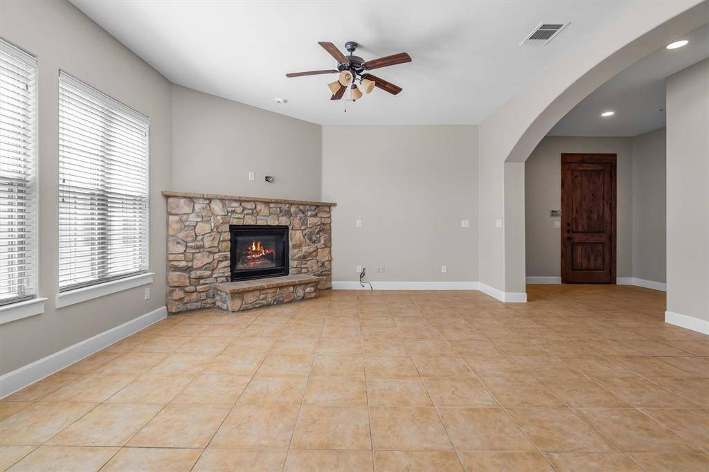 555 Via Amalfi #312, Irving, TX 75039