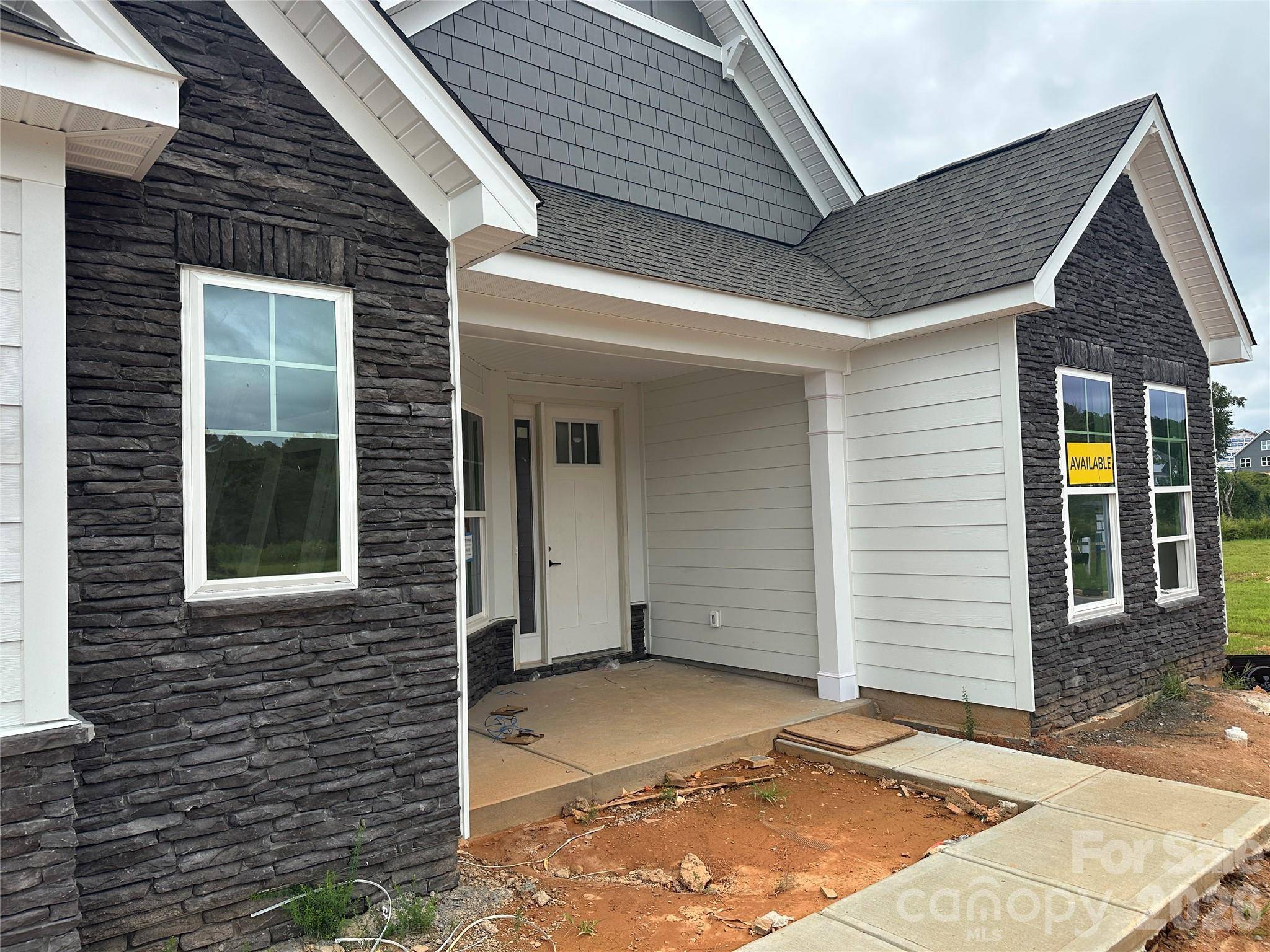 2211 Tabor RD, Sherrills Ford, NC 28673