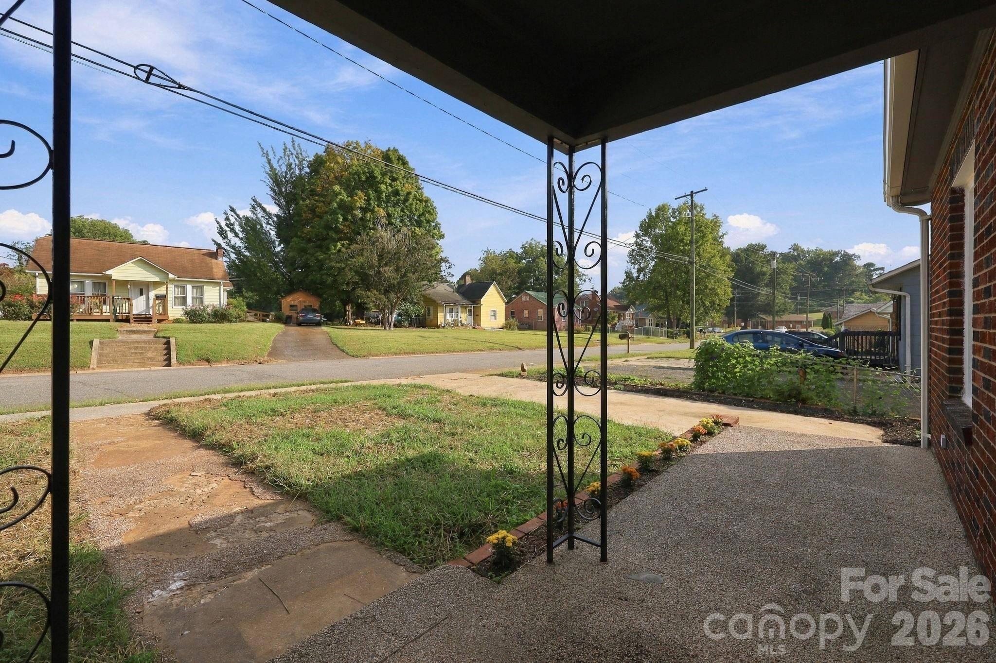 314 Rockyford ST, Morganton, NC 28655
