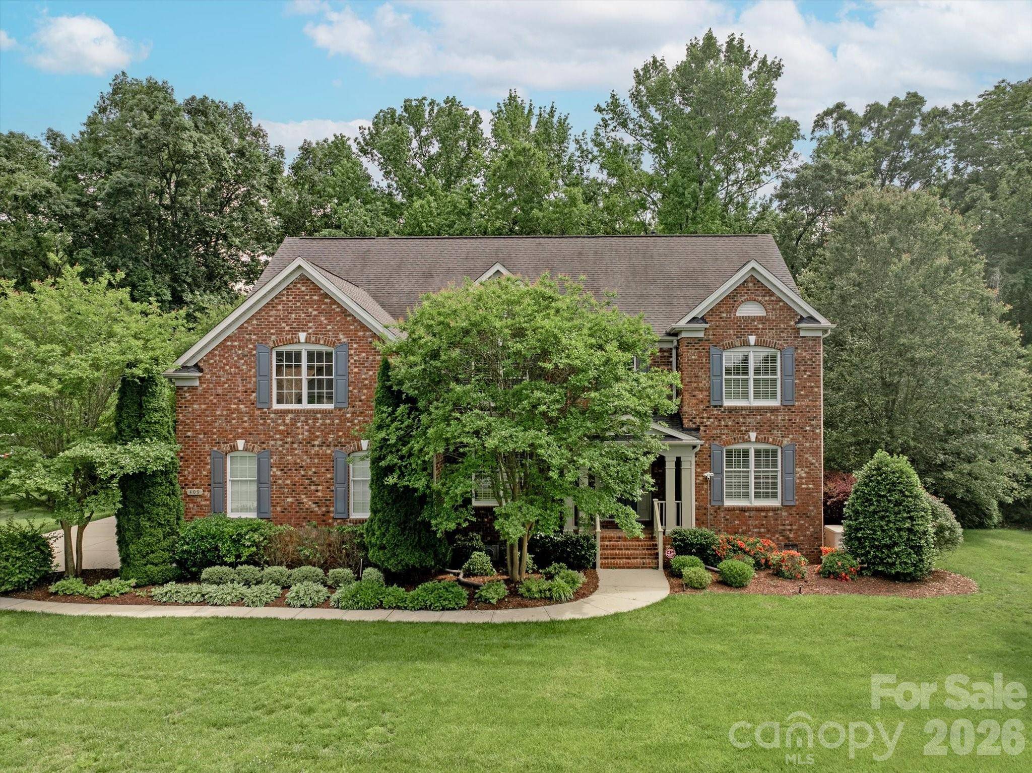 409 Running Horse LN, Waxhaw, NC 28173