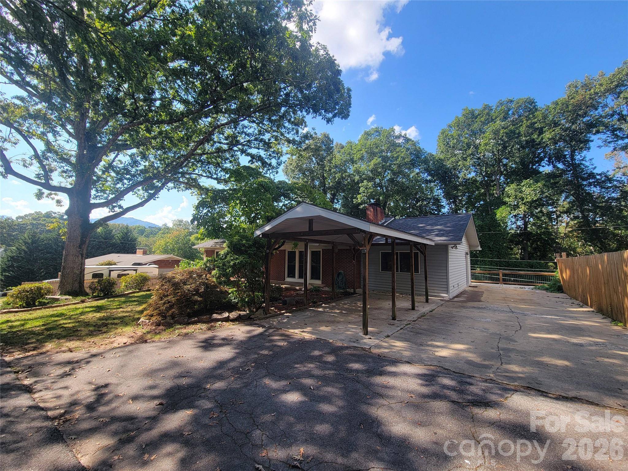 67 Fairlane DR, Waynesville, NC 28786