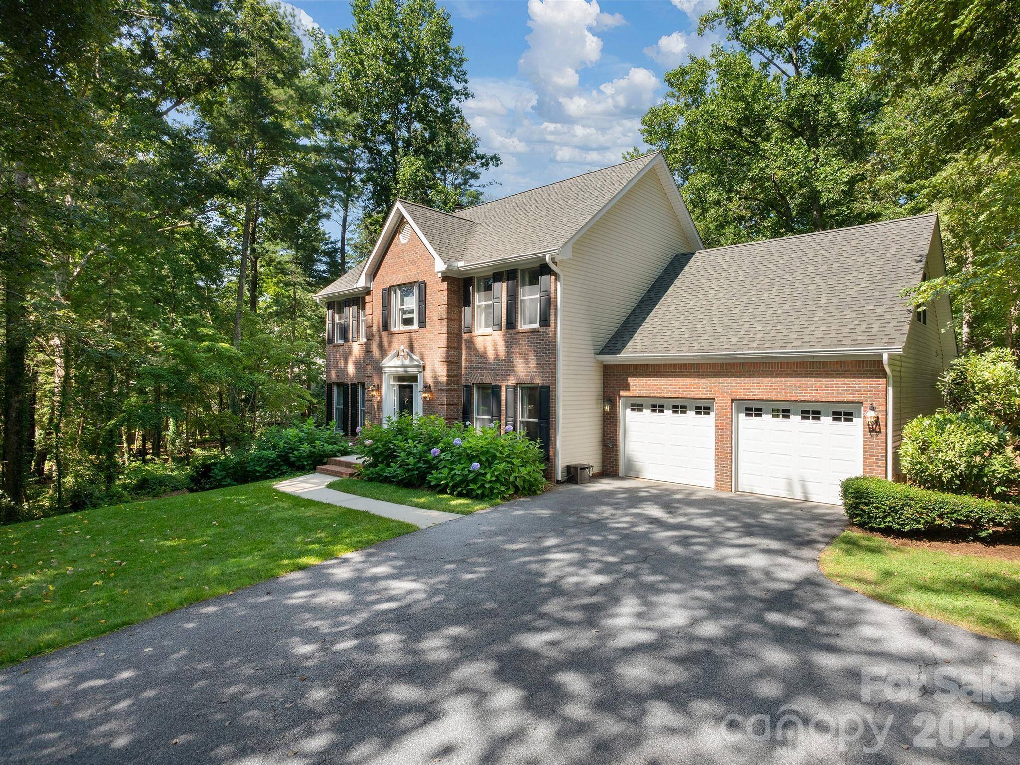 306 Red Fox CIR, Asheville, NC 28803