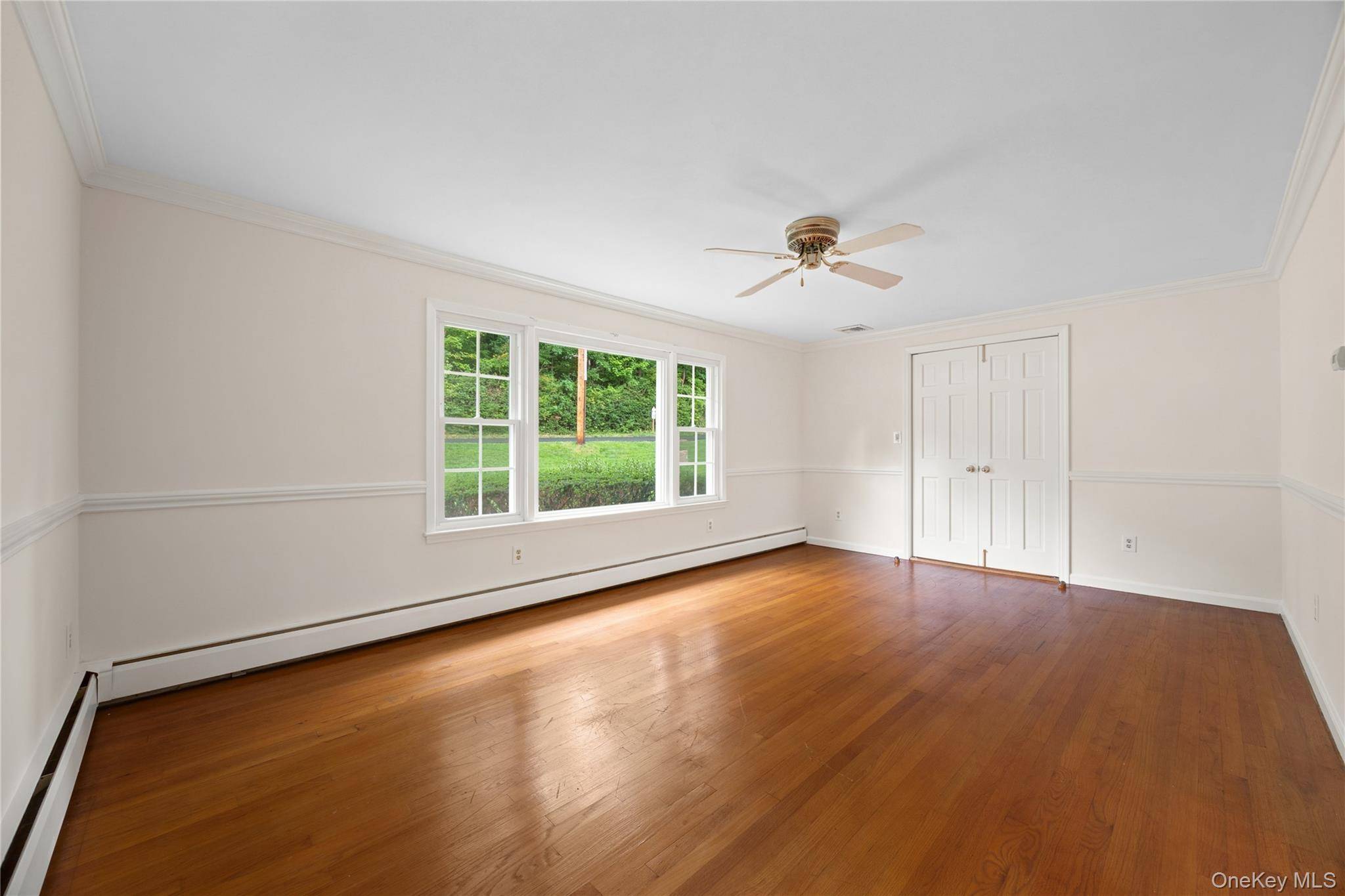6 Hillside TER, Mahopac, NY 10541