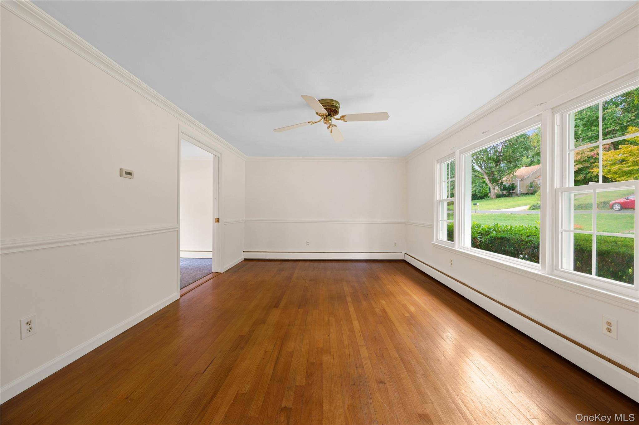 6 Hillside TER, Mahopac, NY 10541