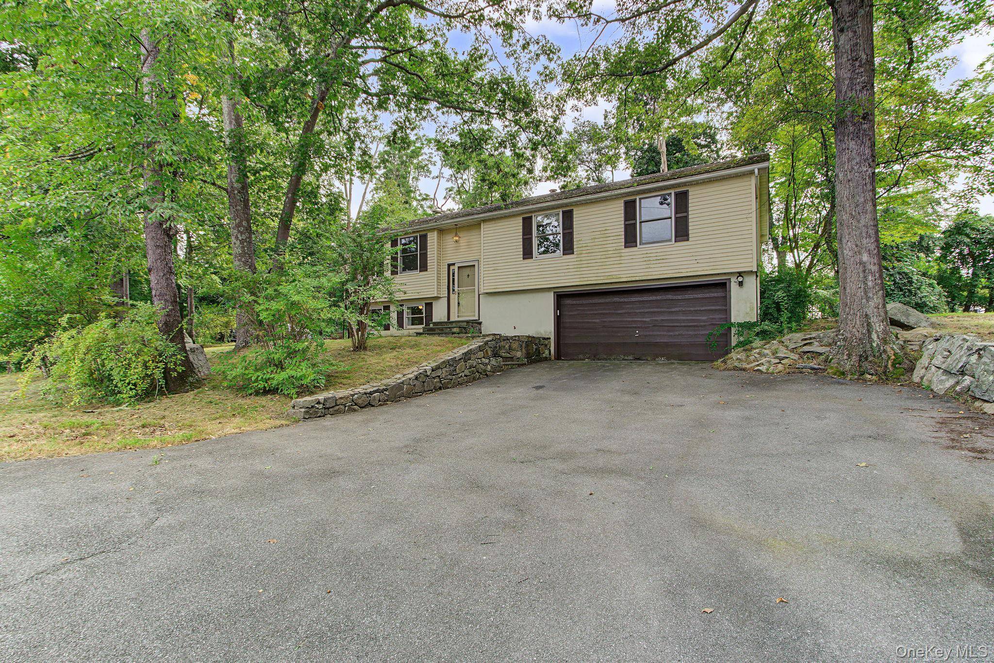47 Jean DR, Cortlandt Manor, NY 10567