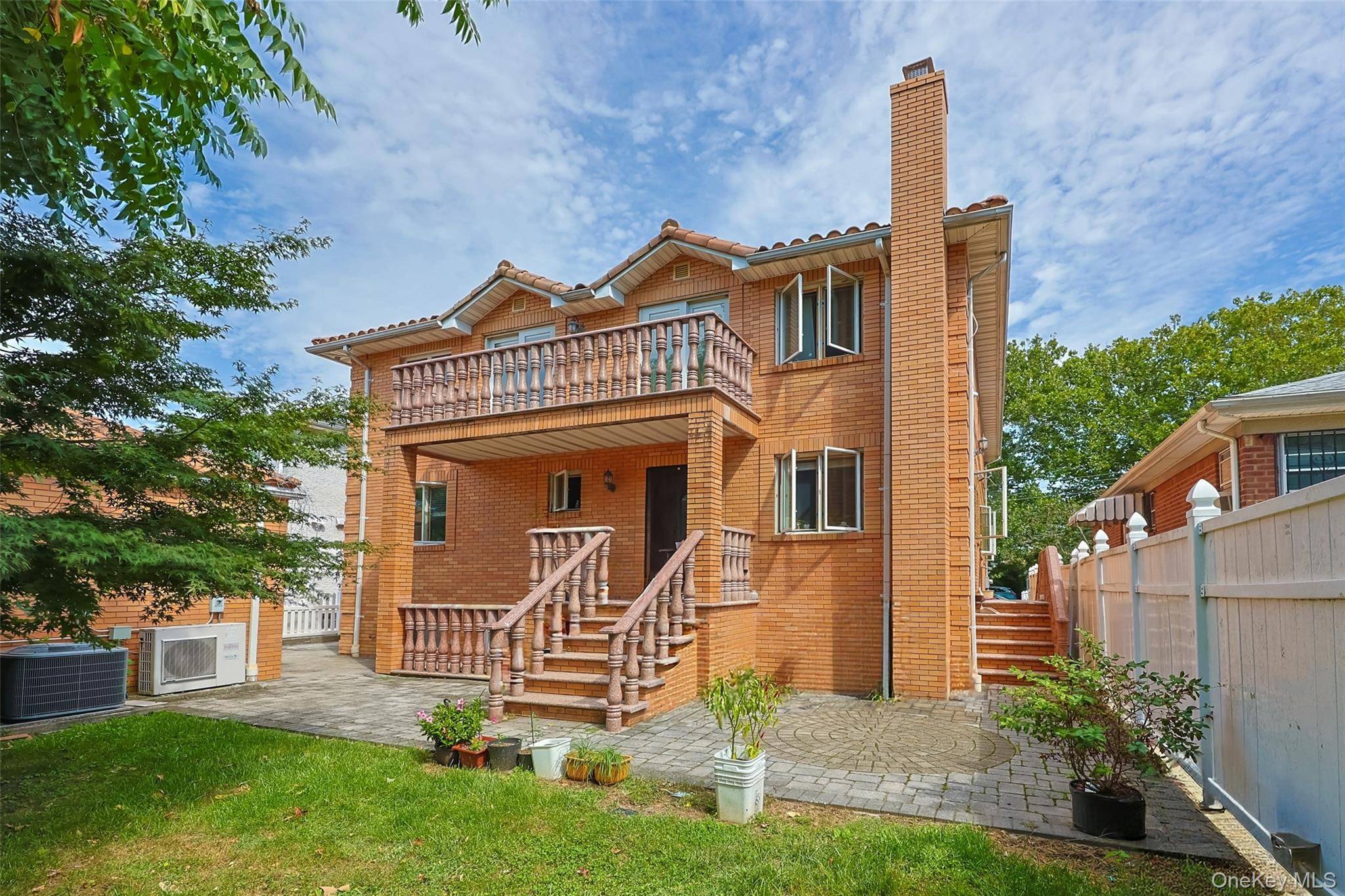 61-36 Cloverdale BLVD, Oakland Gardens, NY 11364